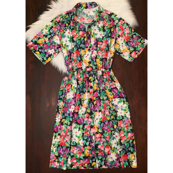 Vintage Floral Button Down Dress - Picture 4 of 8
